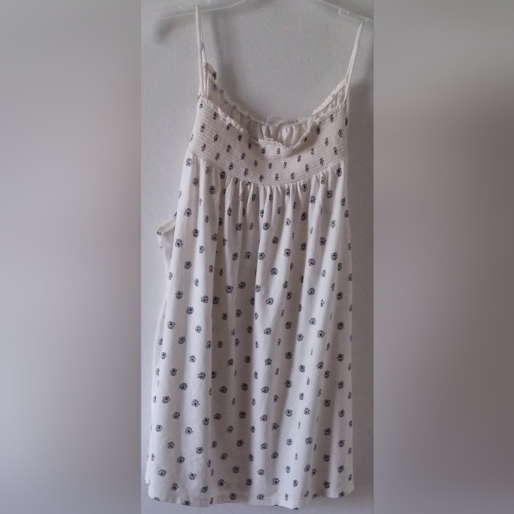 OLD NAVY WHITE AND BLUE FLORAL SPAGHETTI STRAP TOP